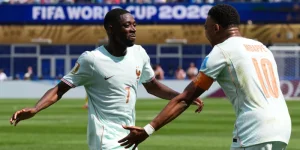 Hat-trick siêu đẳng của Dembele